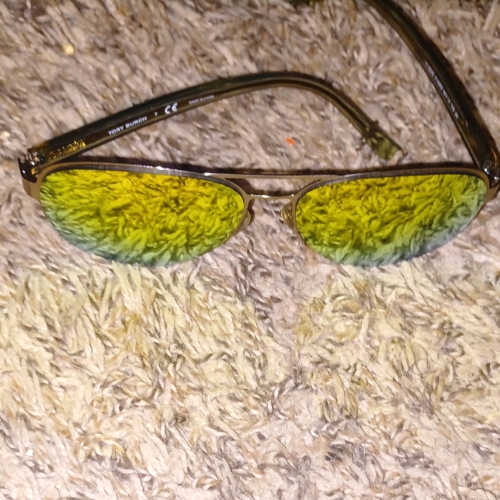 Tory burch mirrored sunglasses